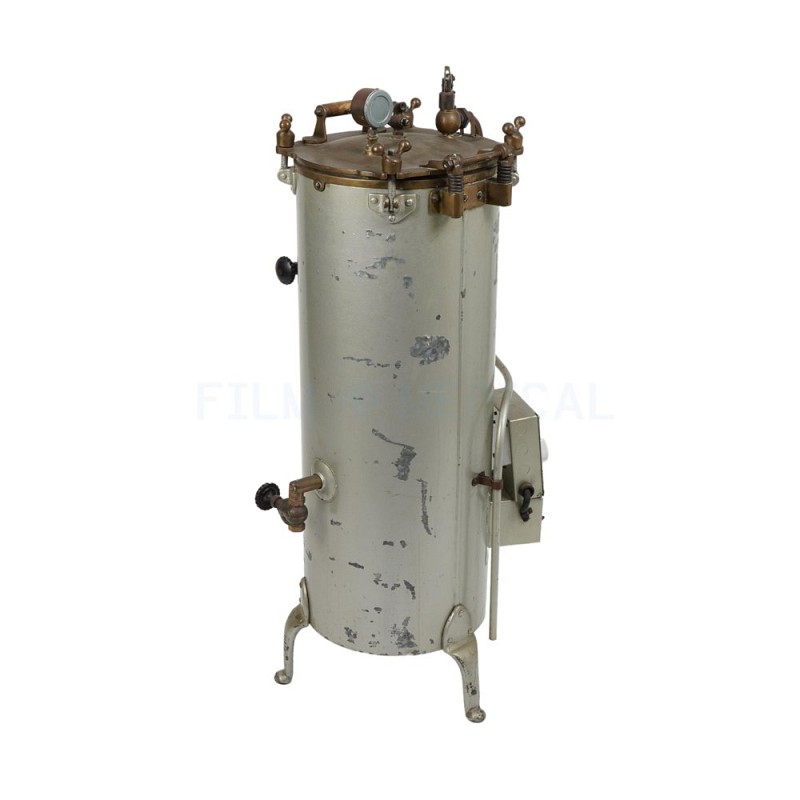 Autoclave With Valve